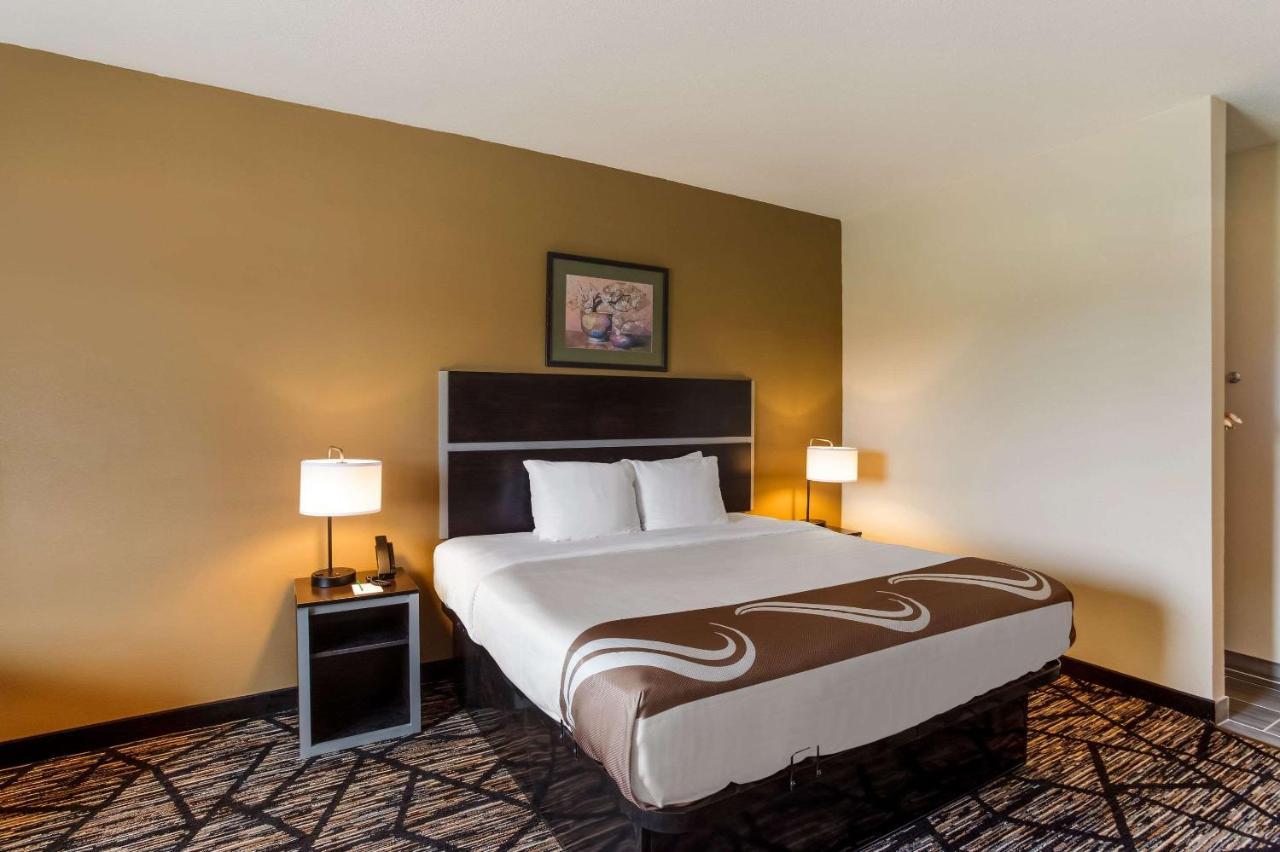 Quality Inn & Suites Pearl-Jackson Buitenkant foto