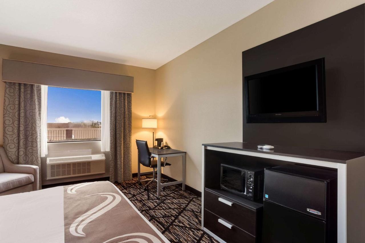 Quality Inn & Suites Pearl-Jackson Buitenkant foto