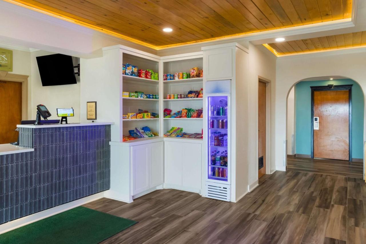 Quality Inn & Suites Pearl-Jackson Buitenkant foto