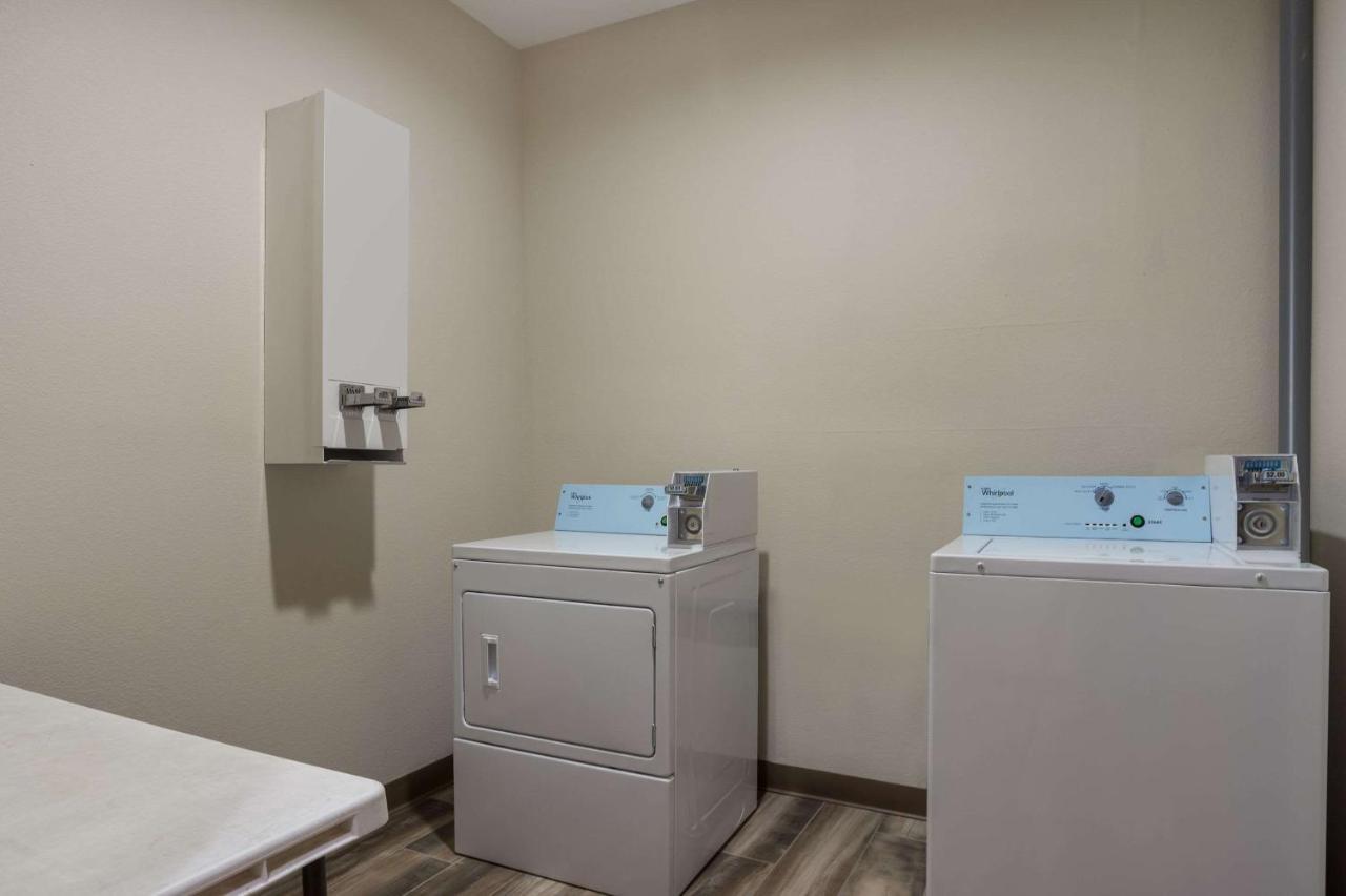 Quality Inn & Suites Pearl-Jackson Buitenkant foto