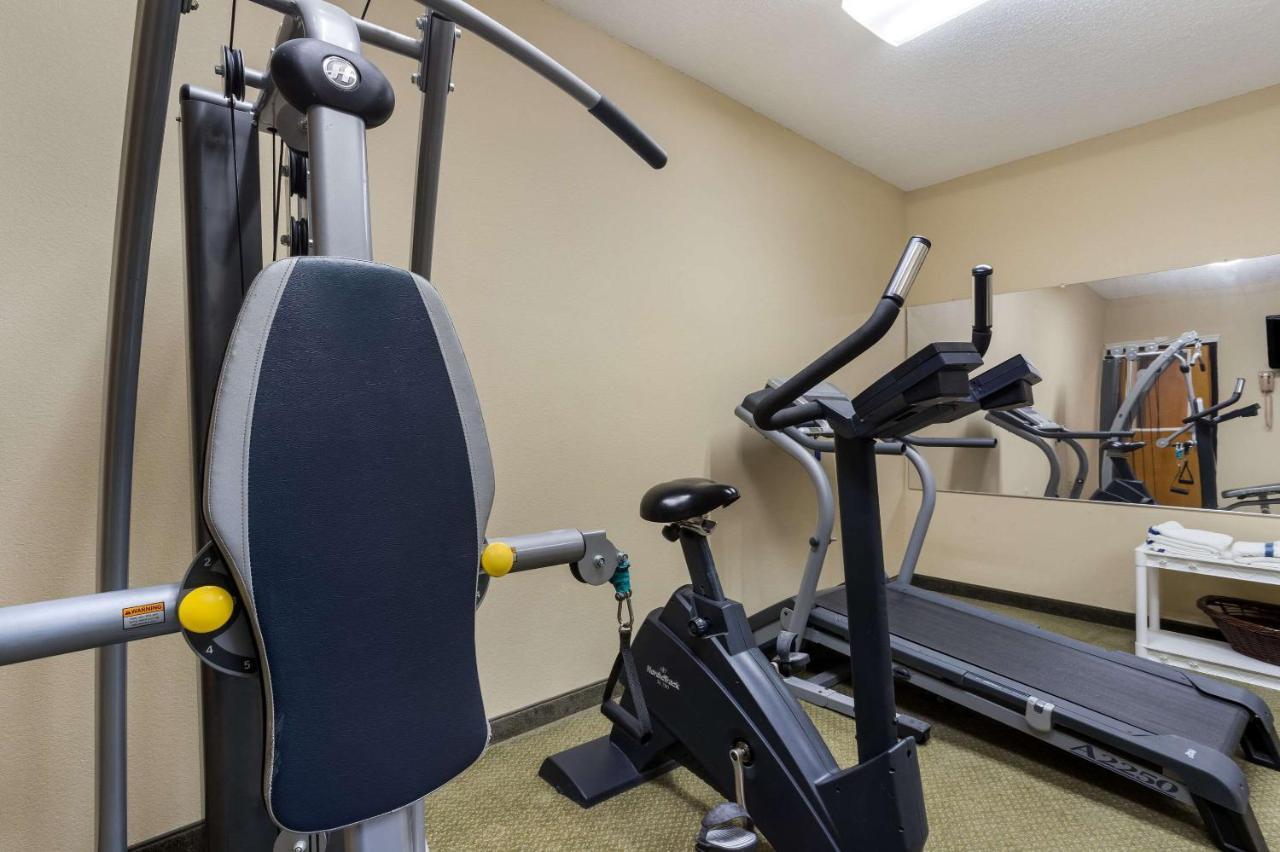 Quality Inn & Suites Pearl-Jackson Buitenkant foto