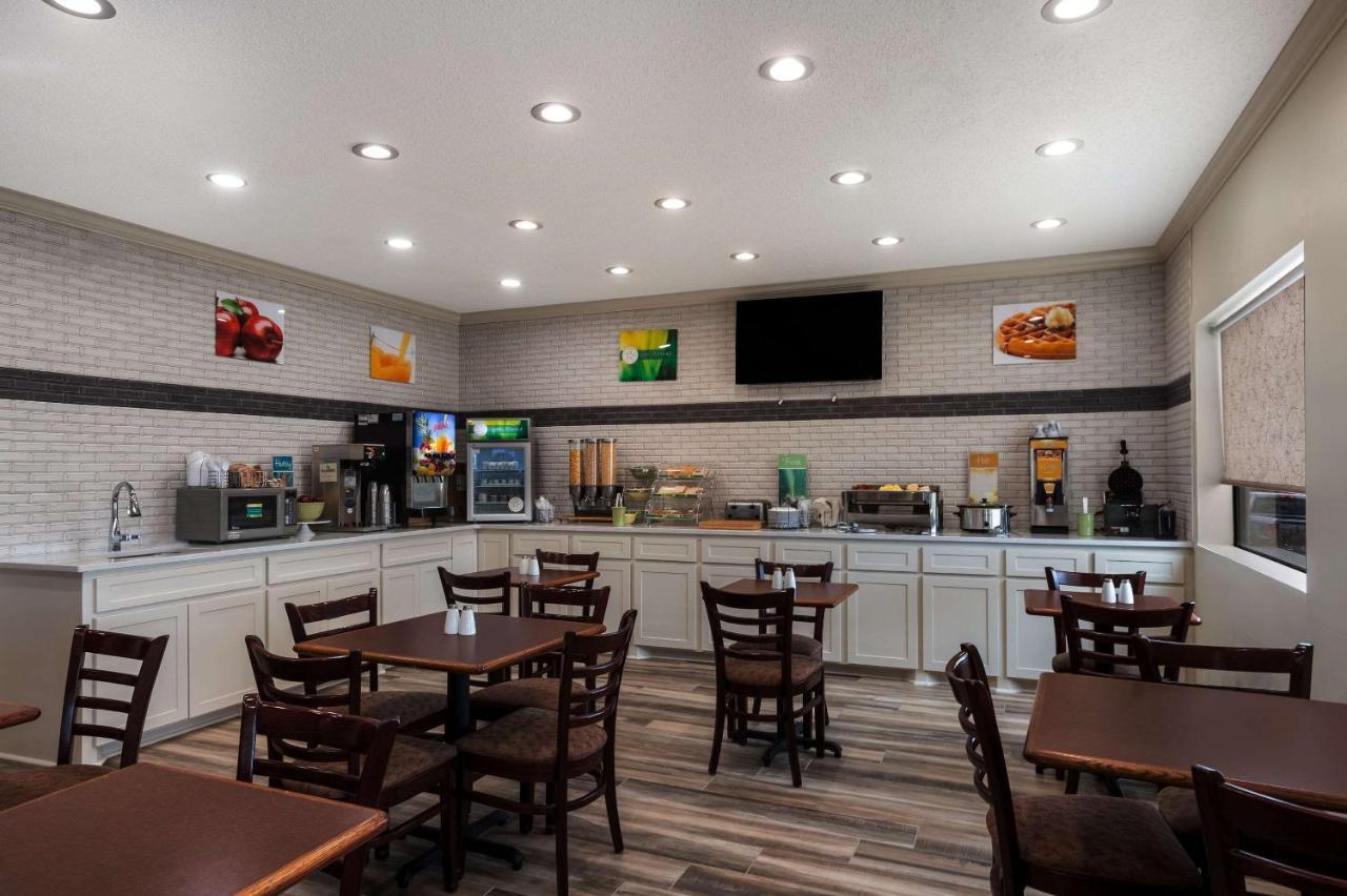 Quality Inn & Suites Pearl-Jackson Buitenkant foto
