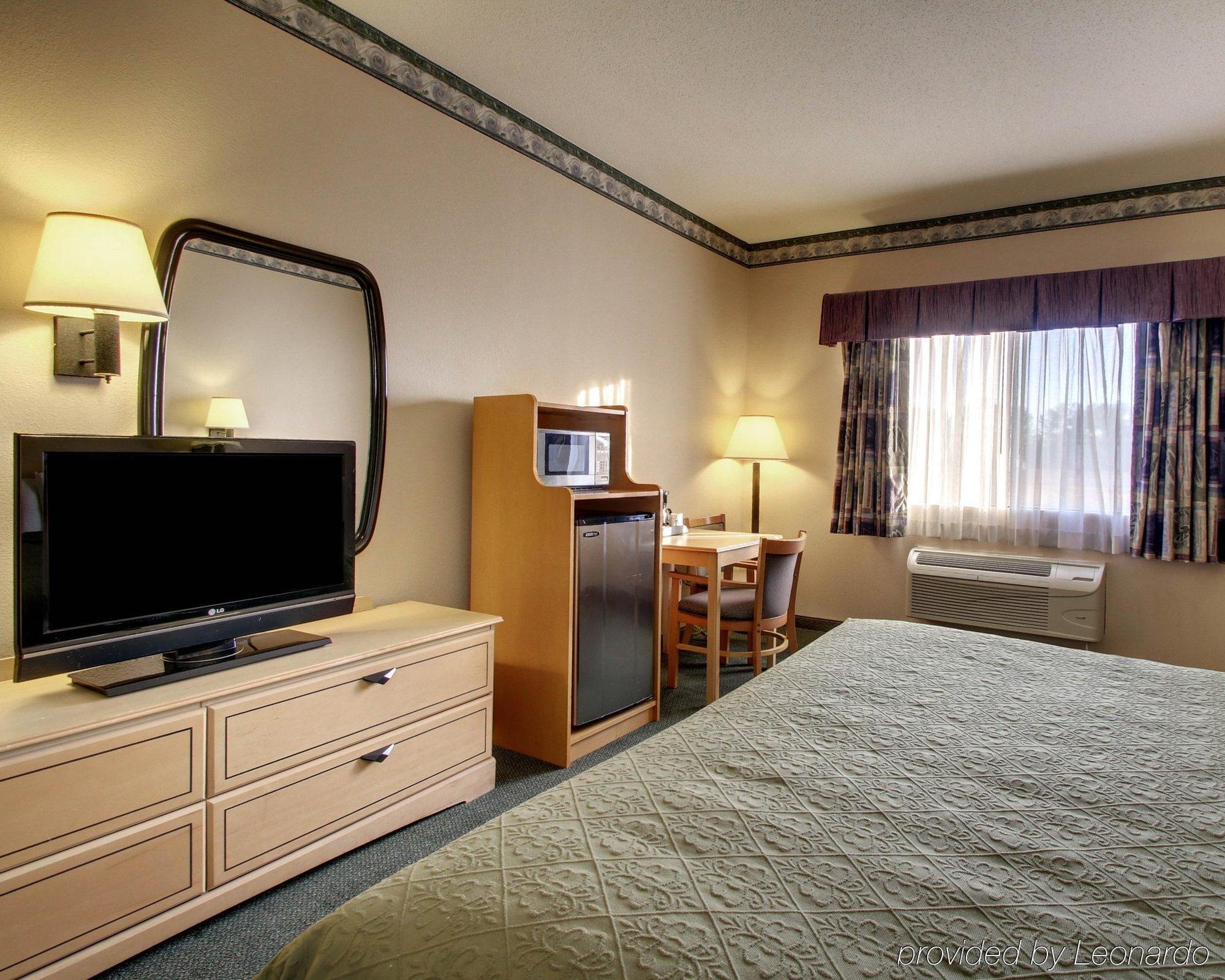 Quality Inn & Suites Pearl-Jackson Buitenkant foto