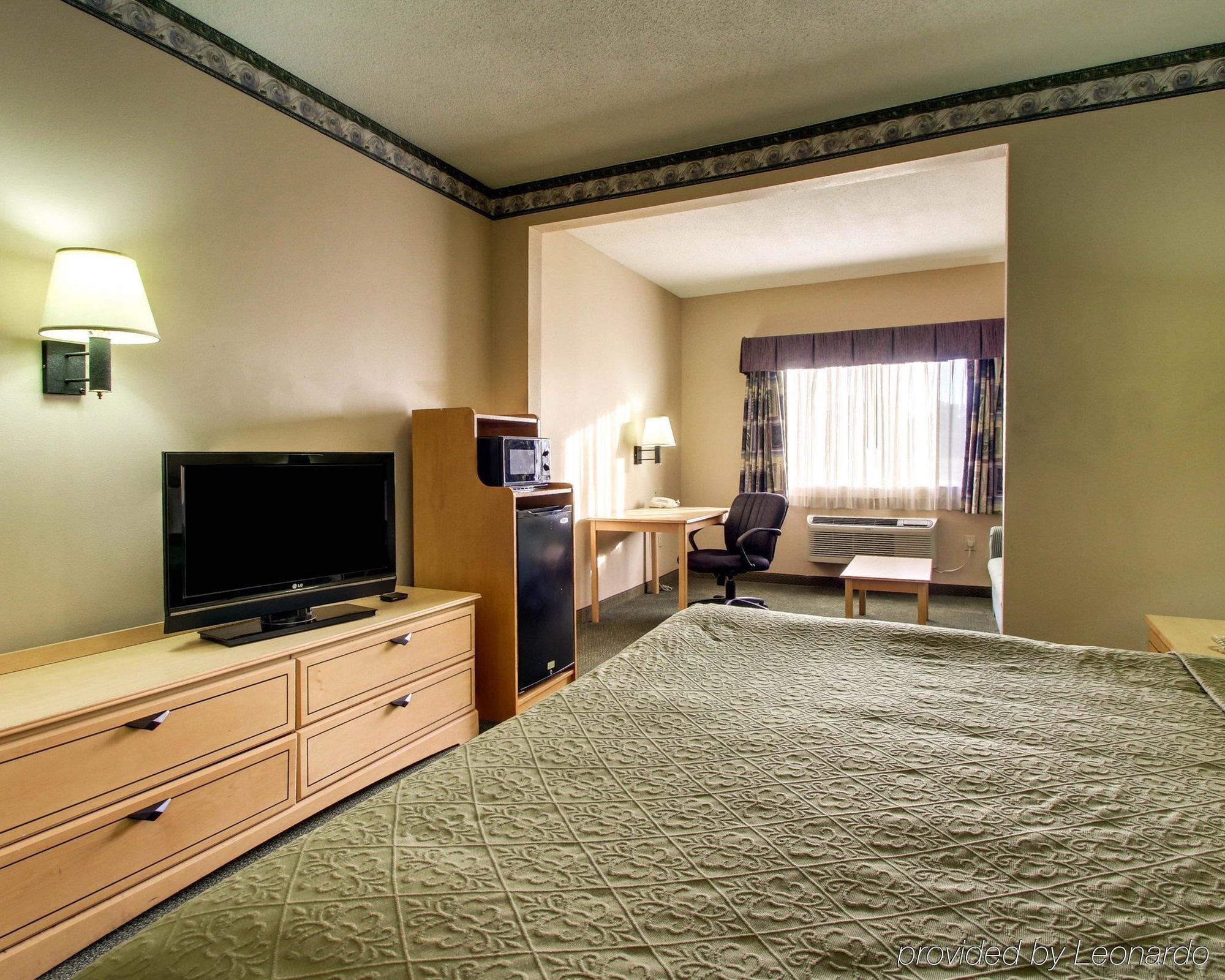 Quality Inn & Suites Pearl-Jackson Buitenkant foto