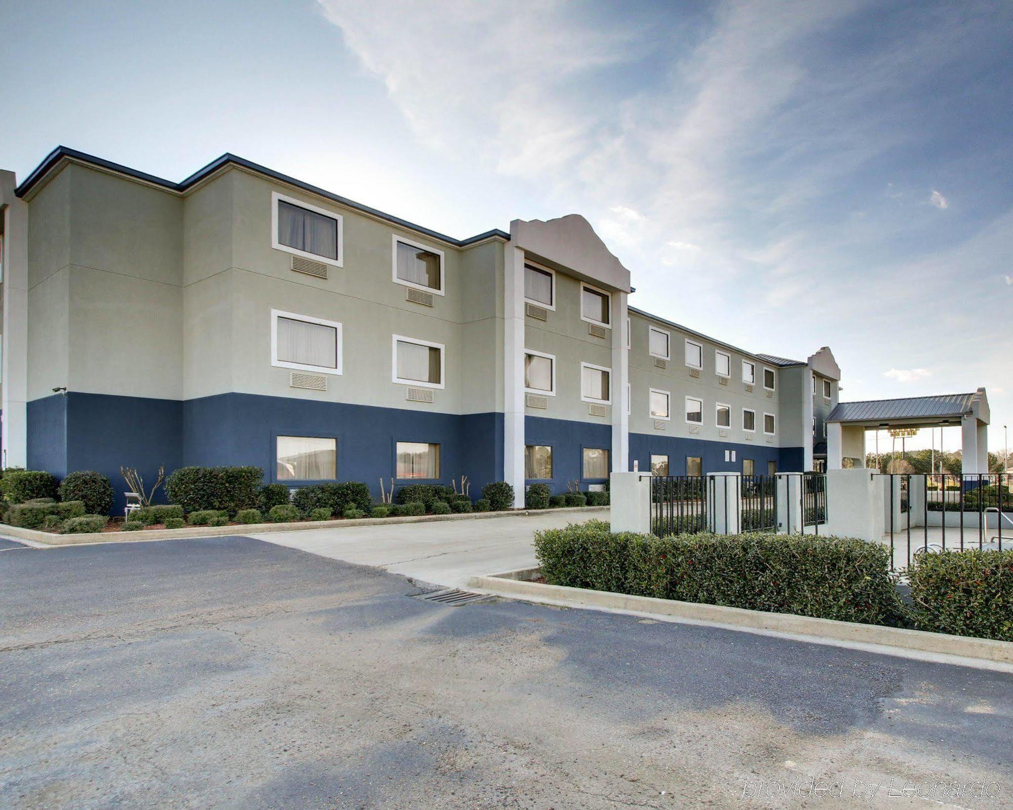 Quality Inn & Suites Pearl-Jackson Buitenkant foto