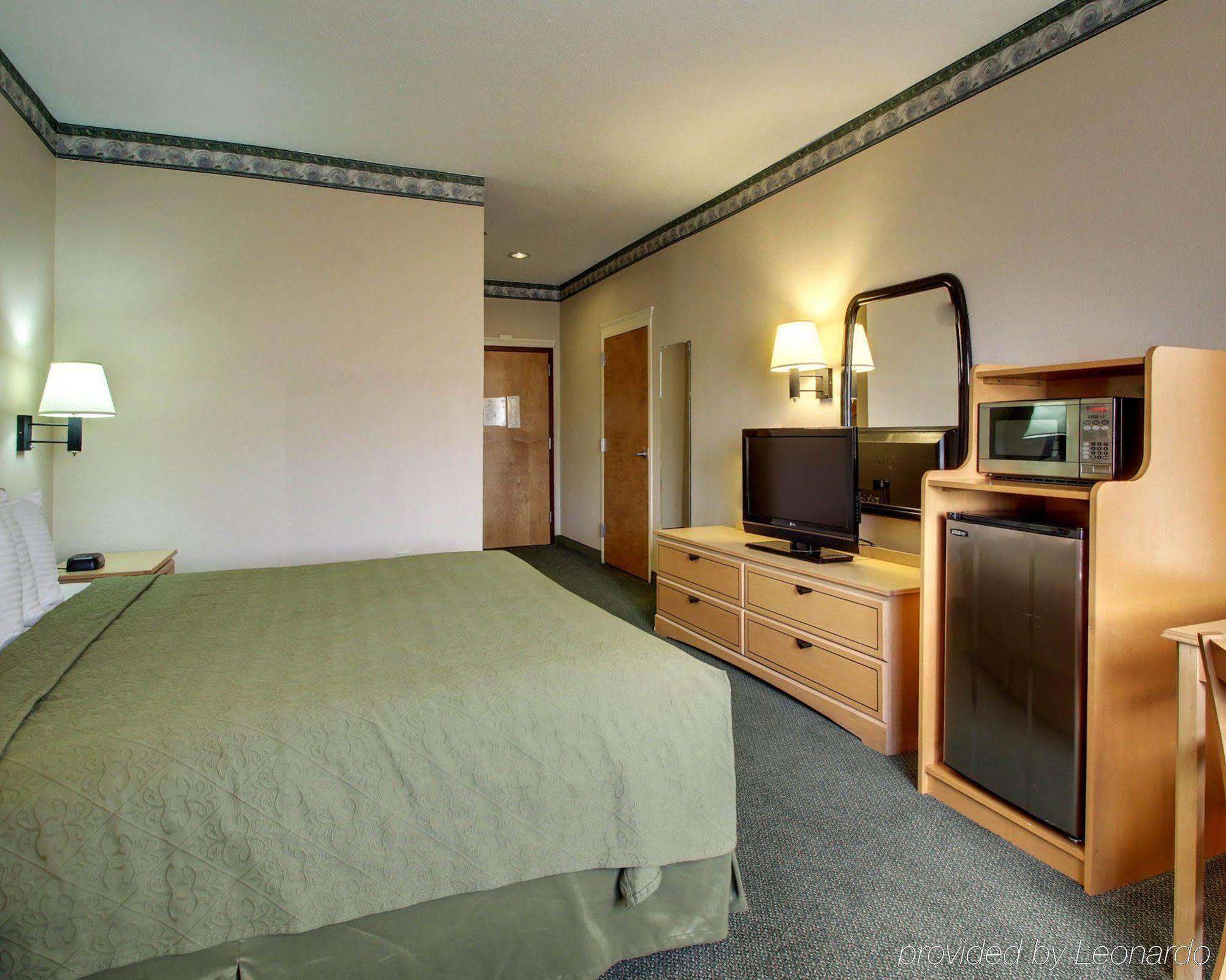 Quality Inn & Suites Pearl-Jackson Buitenkant foto