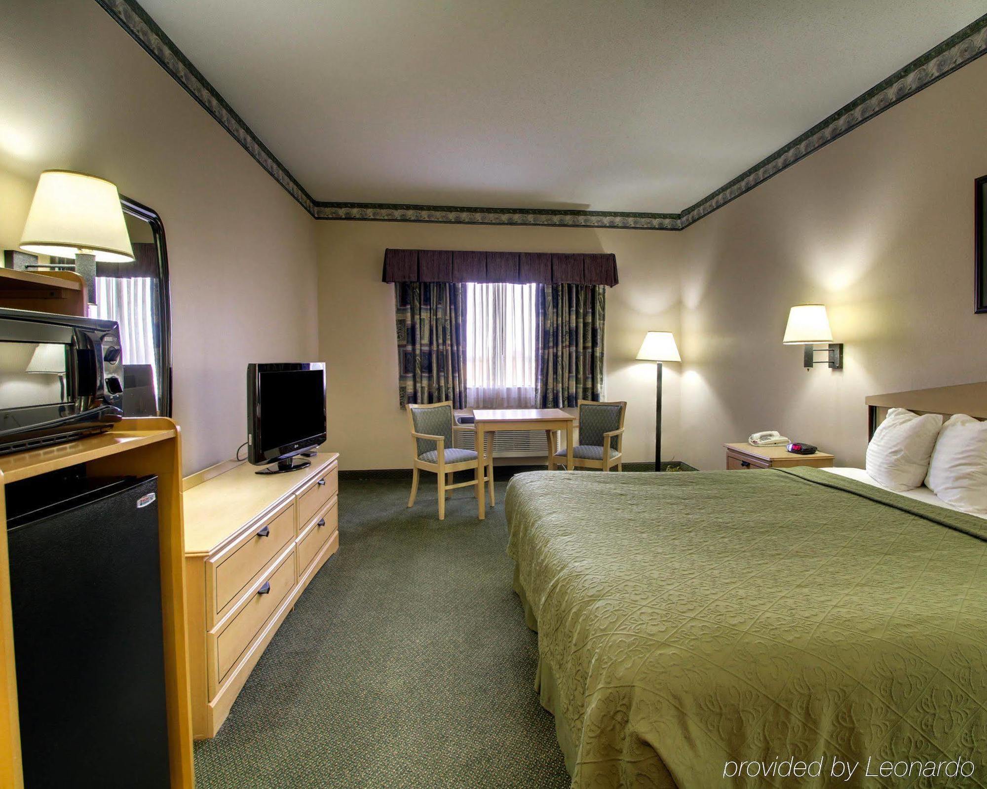 Quality Inn & Suites Pearl-Jackson Buitenkant foto