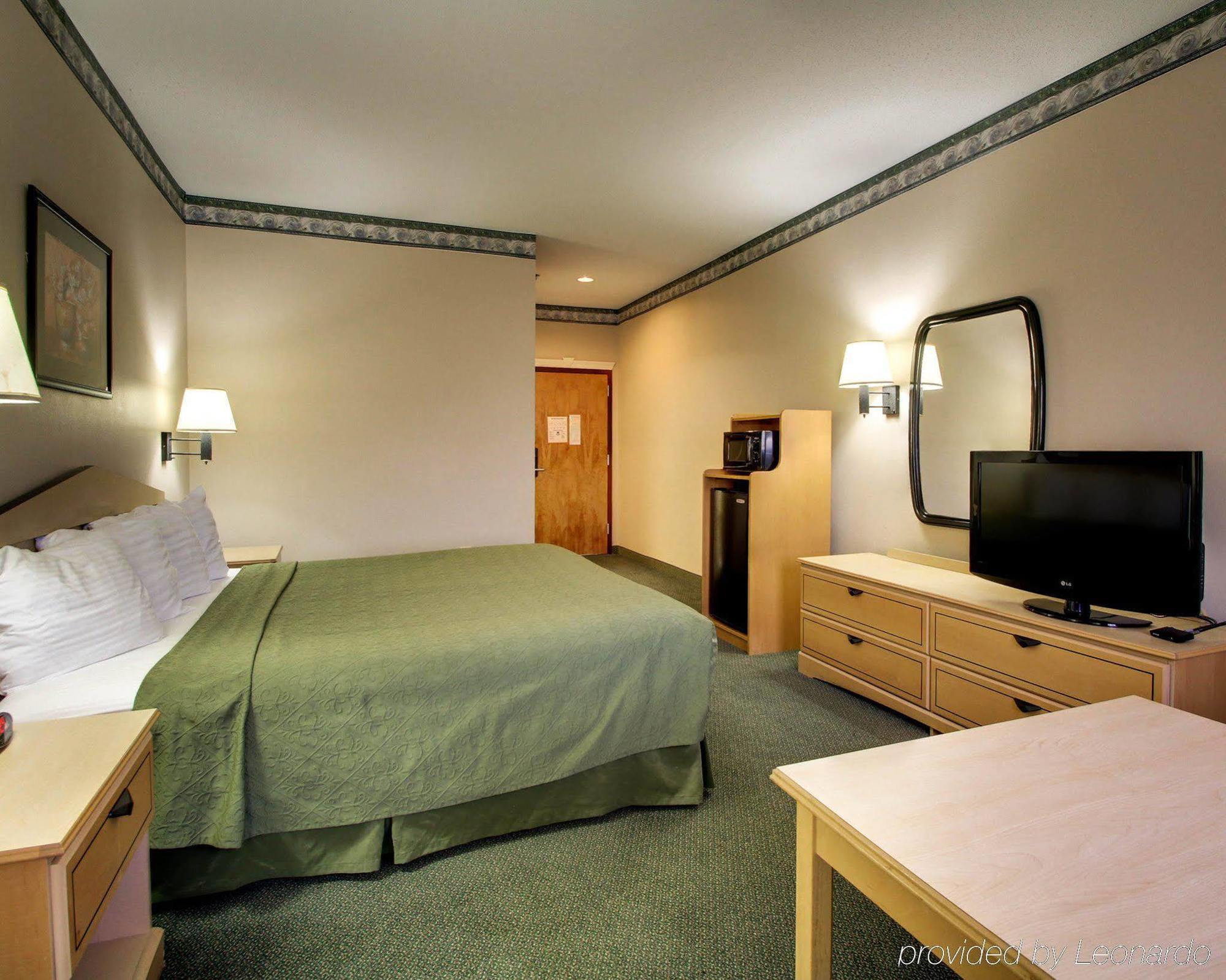 Quality Inn & Suites Pearl-Jackson Buitenkant foto