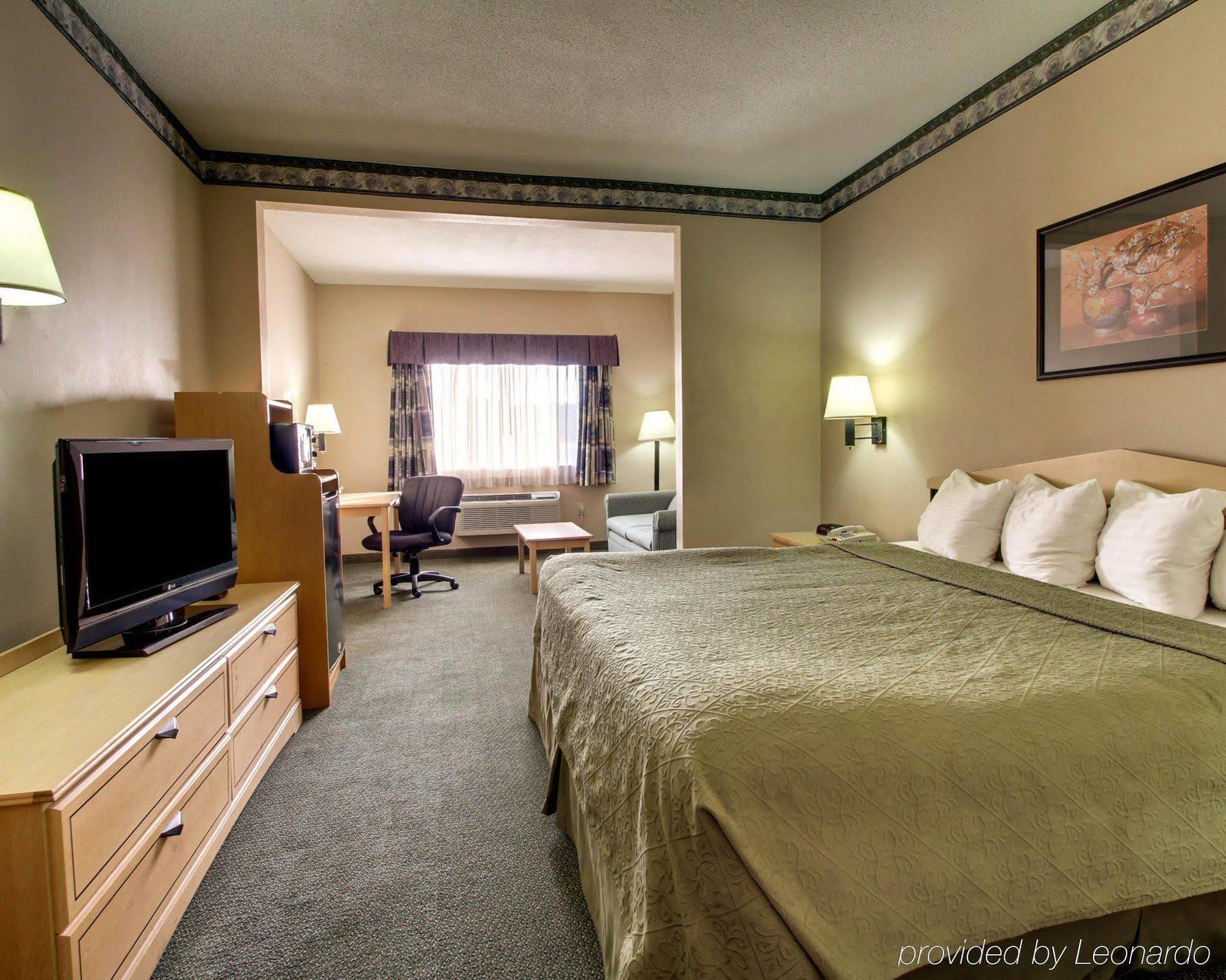 Quality Inn & Suites Pearl-Jackson Buitenkant foto