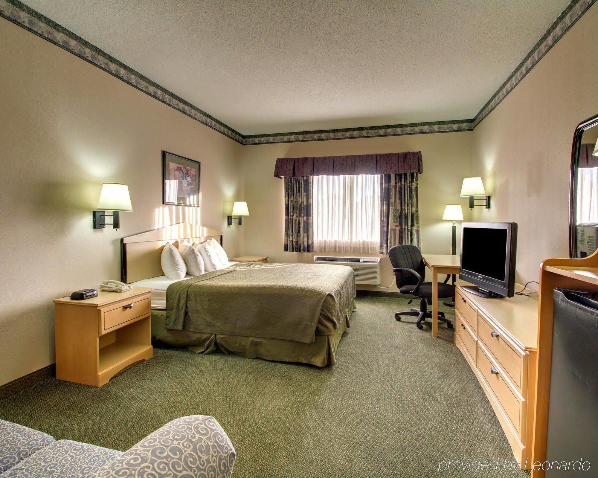 Quality Inn & Suites Pearl-Jackson Buitenkant foto
