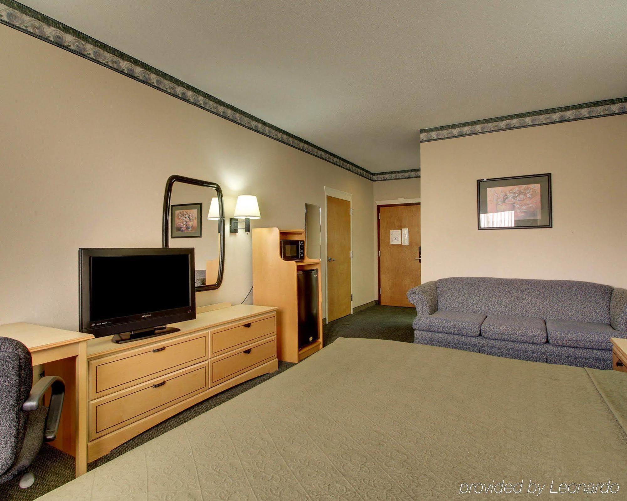 Quality Inn & Suites Pearl-Jackson Buitenkant foto